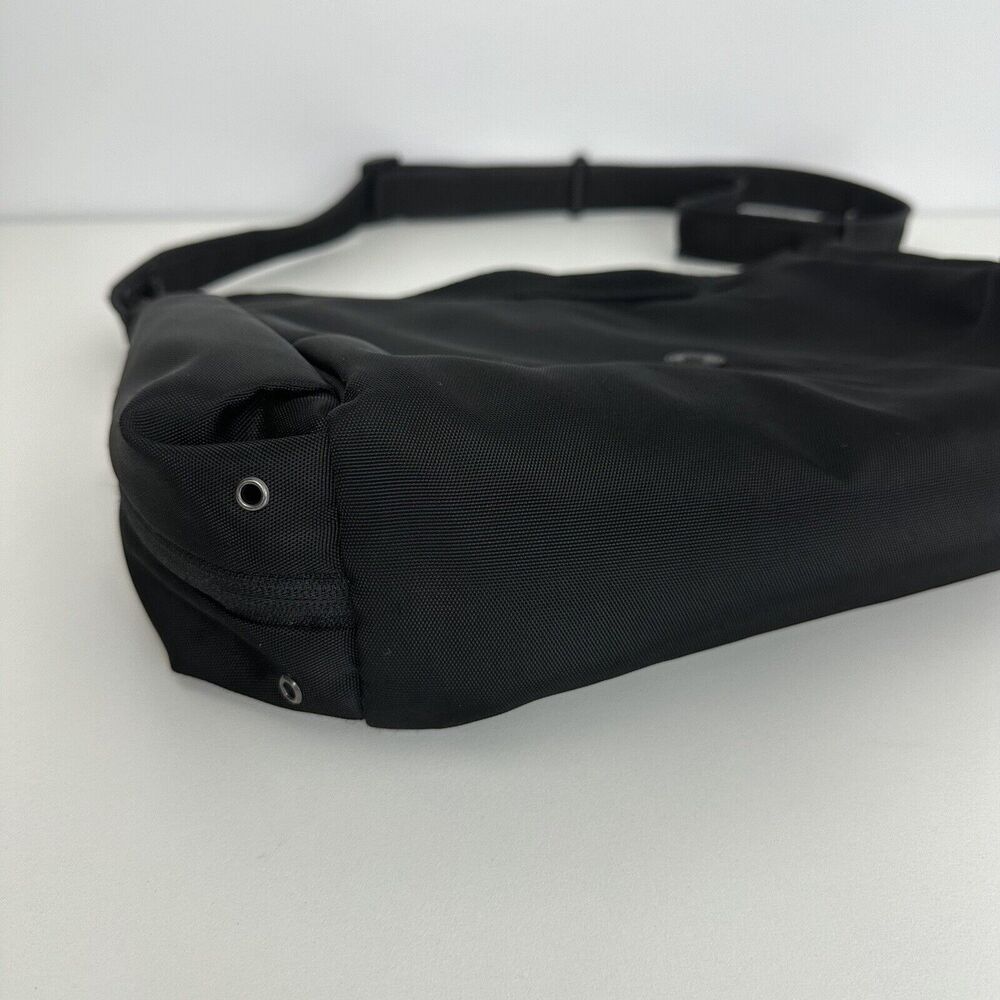 Pacsafe Citysafe Black CS200 Travel Handbag Anti-Theft Crossbody Bag RFID - Picture 5 of 10